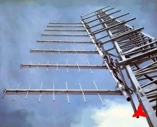 Collinear system composed of 8 logarithmic antennas - DAB antennas